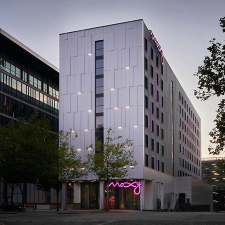 Moxy Milton Keynes Otel Dış mekan fotoğraf