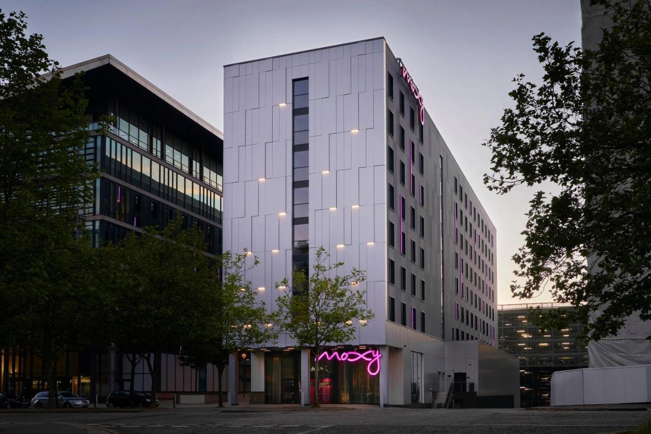 Moxy Milton Keynes Otel Dış mekan fotoğraf